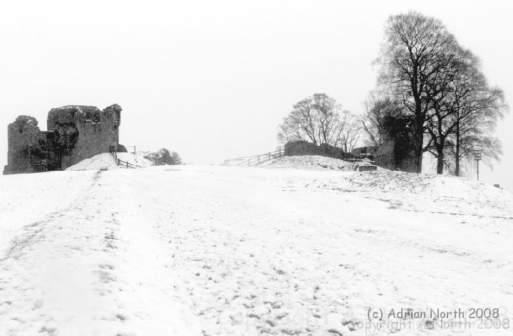 CastleSnow.jpg - Kendal Castle