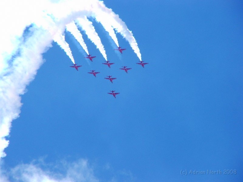 DSCF5172.JPG - Red Arrows over Windermere